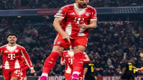 去年夏初，俄卢布对美元汇率首度冲破90大关